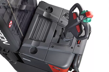 Cargar imagen en el visor de la galería, Montacargas - Apilador Eléctrico de 1.5 tonelada y 5.5 metros de altura con patas y uñas ajustables