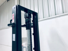 Cargar imagen en el visor de la galería, Apilador Eléctrico 1.5 ton y 3.6 mtrs de altura base angosta