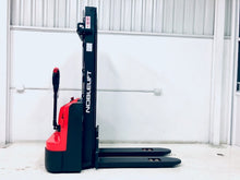 Cargar imagen en el visor de la galería, Apilador Eléctrico 1.5 ton y 3.6 mtrs de altura base angosta