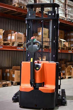 Cargar imagen en el visor de la galería, Estibador Eléctrico de 1.8 tonelada y 4.6 metros de altura